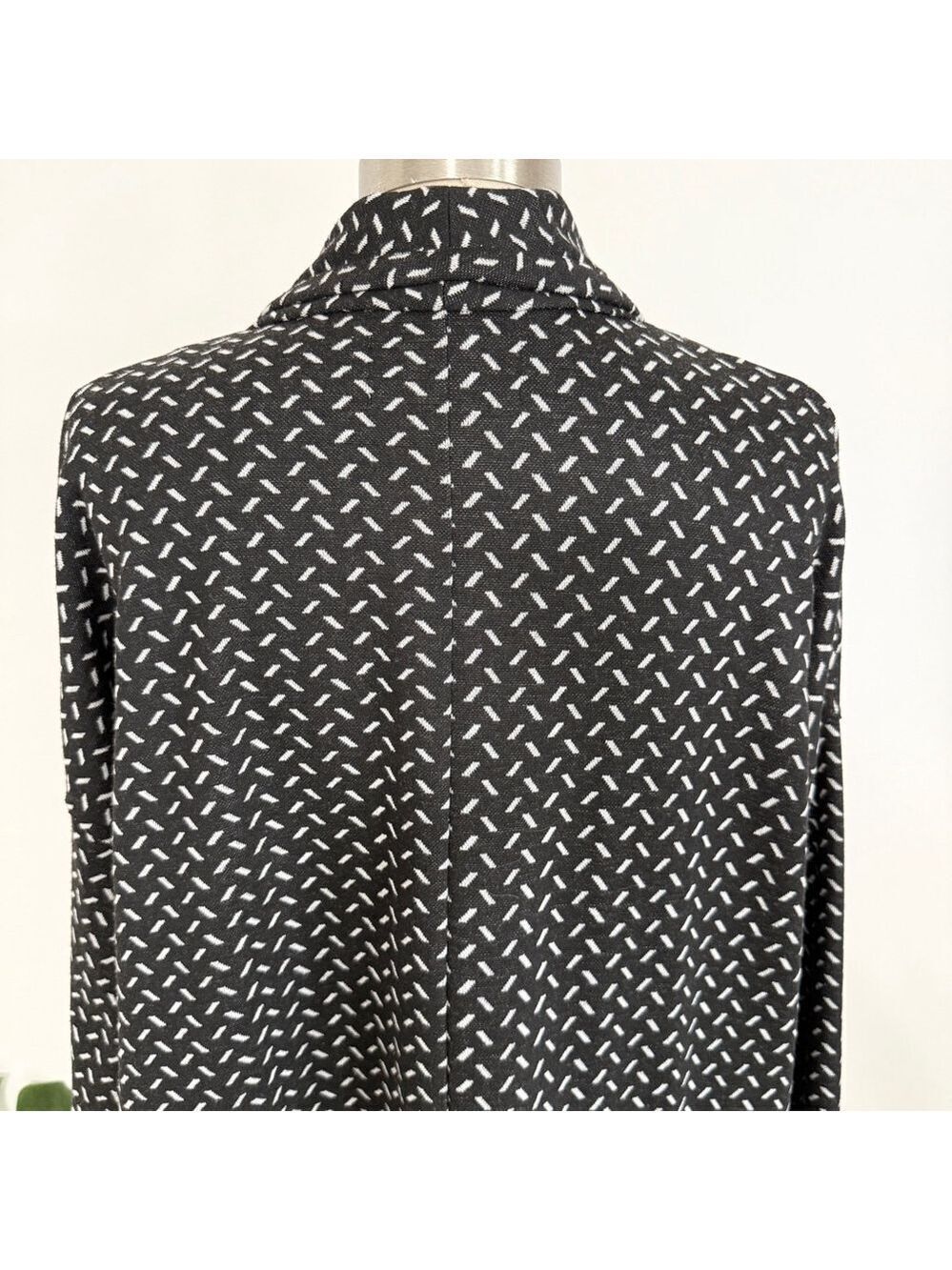 BCBGeneration Black & White Patterned Open Front Cardigan Women's Large BCBG - Picture 5 of 12